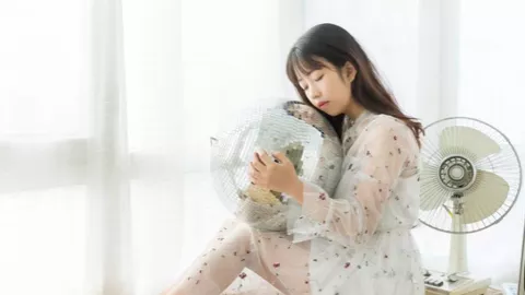 嘎子谢孟伟穿警服直播