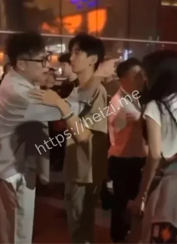 当街暴打小三
