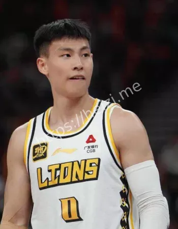 更衣室偷拍照片