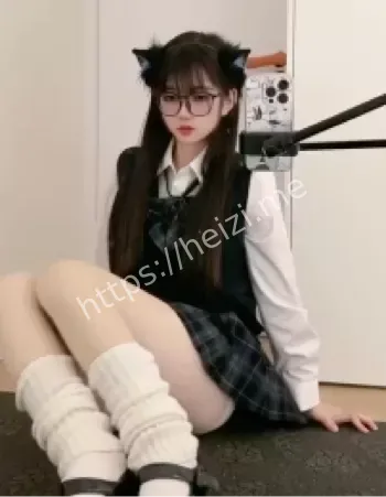 黑丝玉足