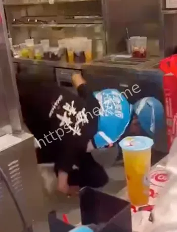 秋天的第一杯奶茶