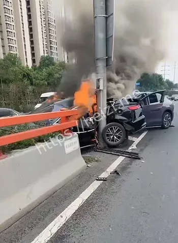 南京栖霞大道
