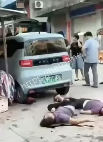 广西钦州菜市场交通事故