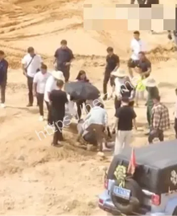 昆明越野侧翻事件