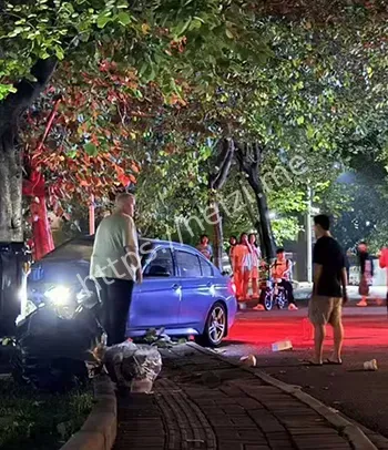 校园车祸