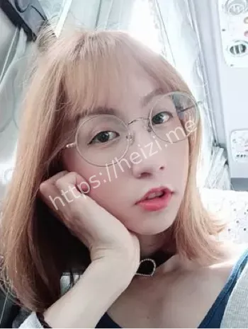 胶衣女王