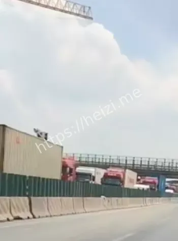 泵车爆胎