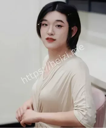 武汉地铁2号线伪娘露出事件