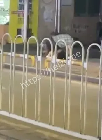 持刀事件