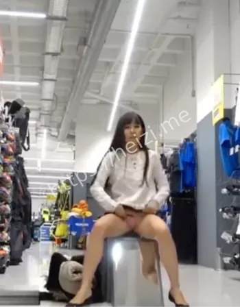 迪卡侬鞋店视频事件