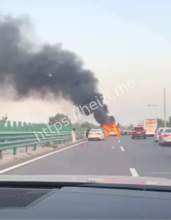 唐山迁安太平庄镇货车起火