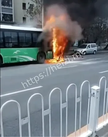 沈海高速起火浓烟救援