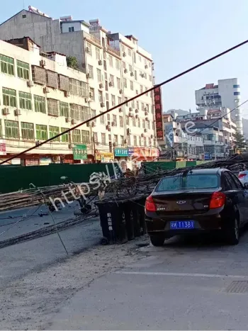 摩托车被砸