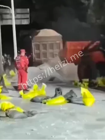 泵站楼梯脱落墙体裂缝