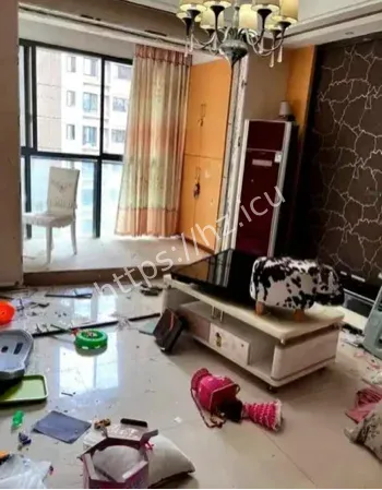 小区连续跳楼自缢