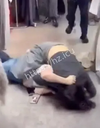 两拨小仙女