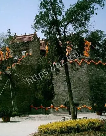 侵略者吓跪谢罪