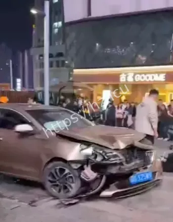 重庆观音桥车祸