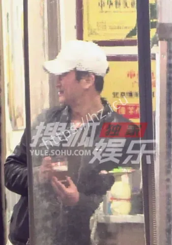 吴京餐厅点外带站吧台时间