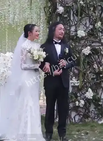 负债千万全裸婚纱照被扒