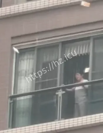 楼下大妈大爷抢到手软