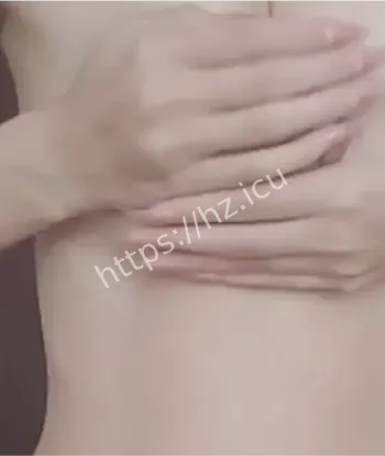 清纯精致形象与大胆反差