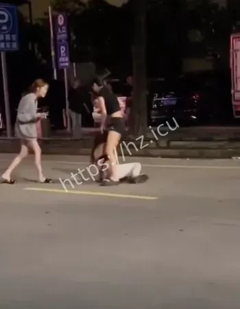 路人拍下全过程