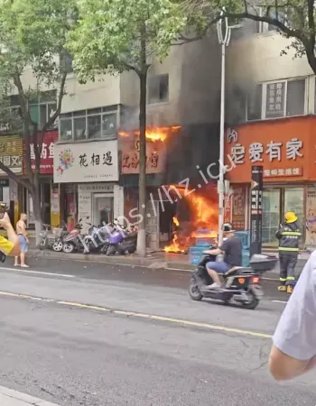 居民紧急逃离现场