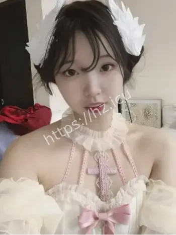 浆果儿双马尾学妹