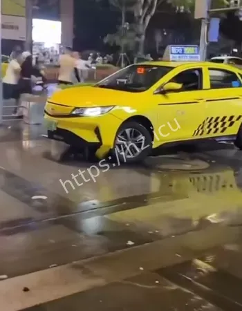 重庆出租车撞人事件