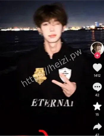 吃瓜赵昱呈反差