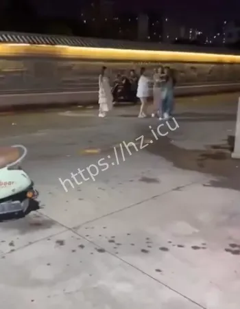 街头混战