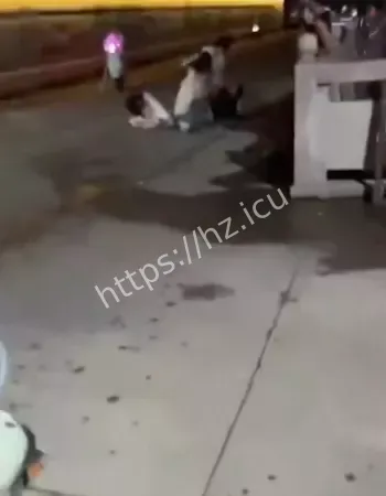 精神小伙