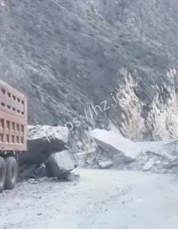 虎跳峡山体滑坡事件