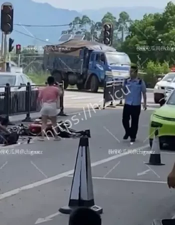 渣土车转弯