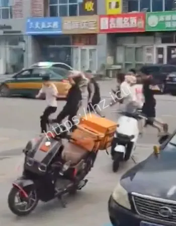 现场一片混乱